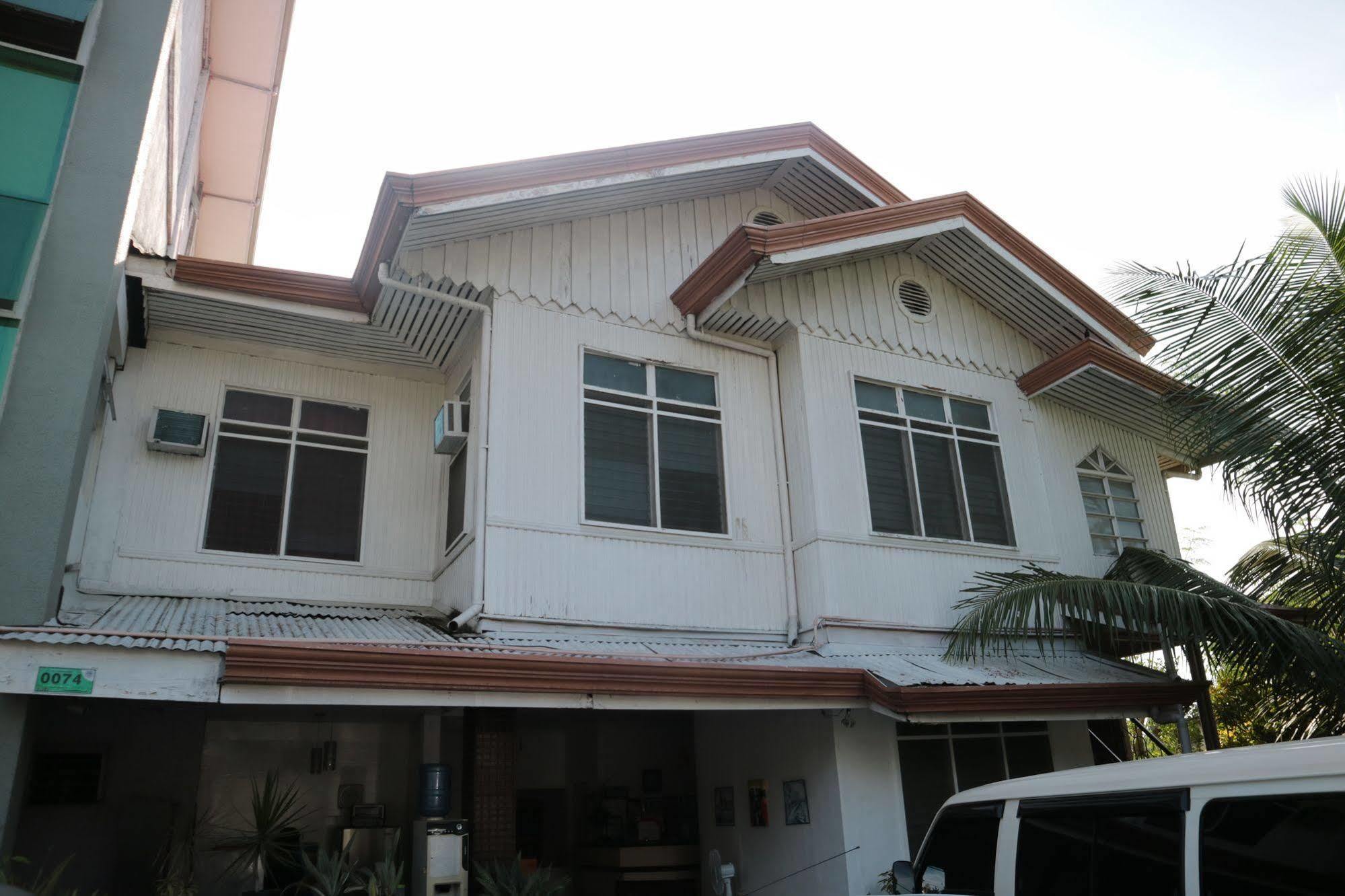 Newport Oak Pension Inn Tagbilaran City Exterior photo